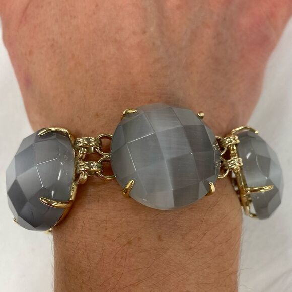 Kendra Scott Cassie bracelet in Slate cat's eye dyed glass and gold - Picture 1 of 8